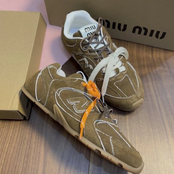 Cinnamon Suede New Balance X Miu Miu 530 Sl Sneakers - Picture 1 of 4